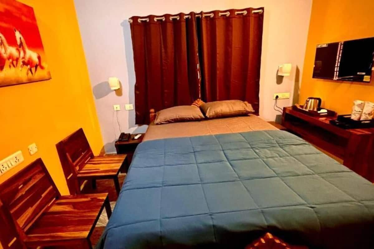 Deluxe Double Room, Balcony, City View