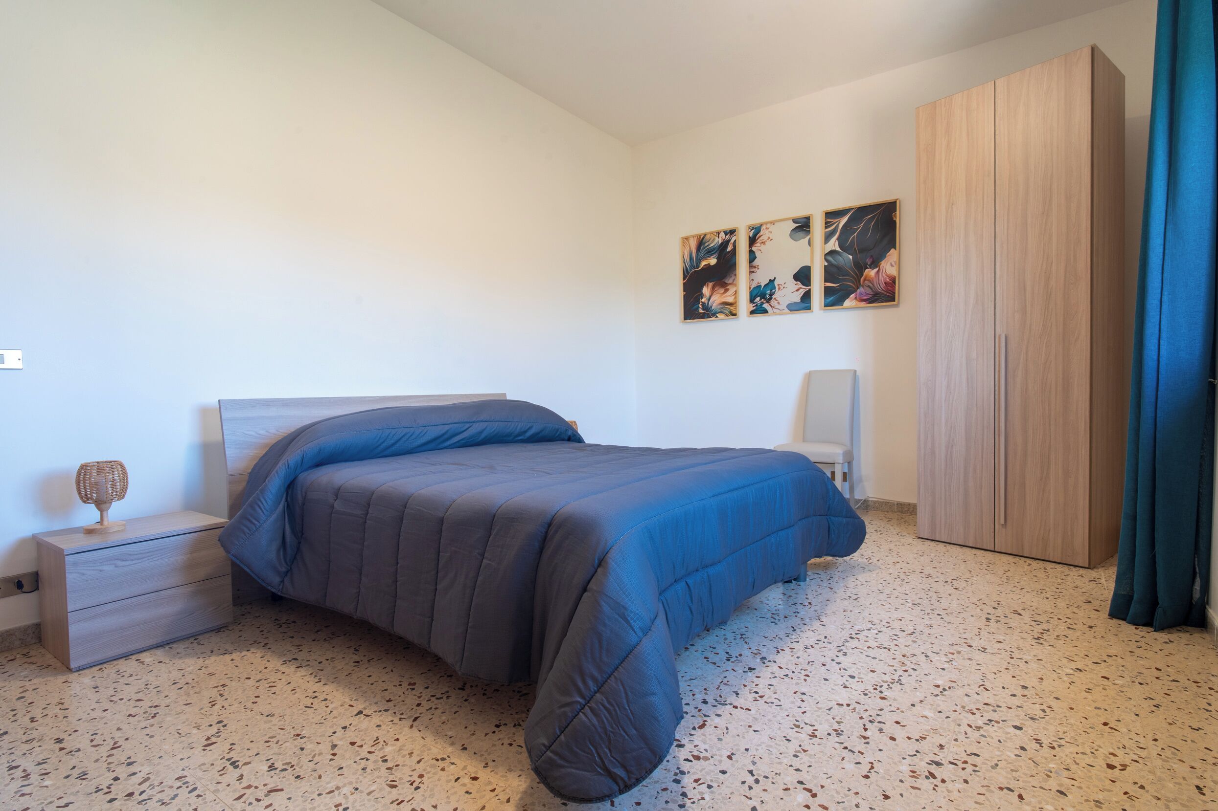 2 habitaciones, tabla de planchar con plancha, wifi y ropa de cama 