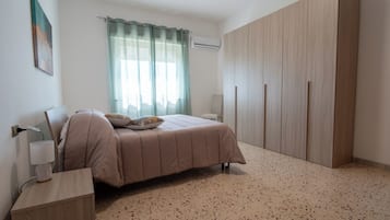 2 chambres, fer et planche à repasser, Wi-Fi, draps fournis