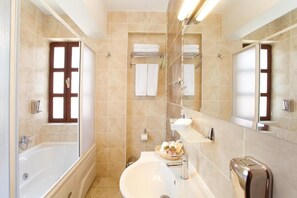 Quarto casal luxo, varanda, vista para o jardim | Banheiro