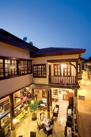 Outdoor dining - CICERONE LODGE HOTEL (Antalya)