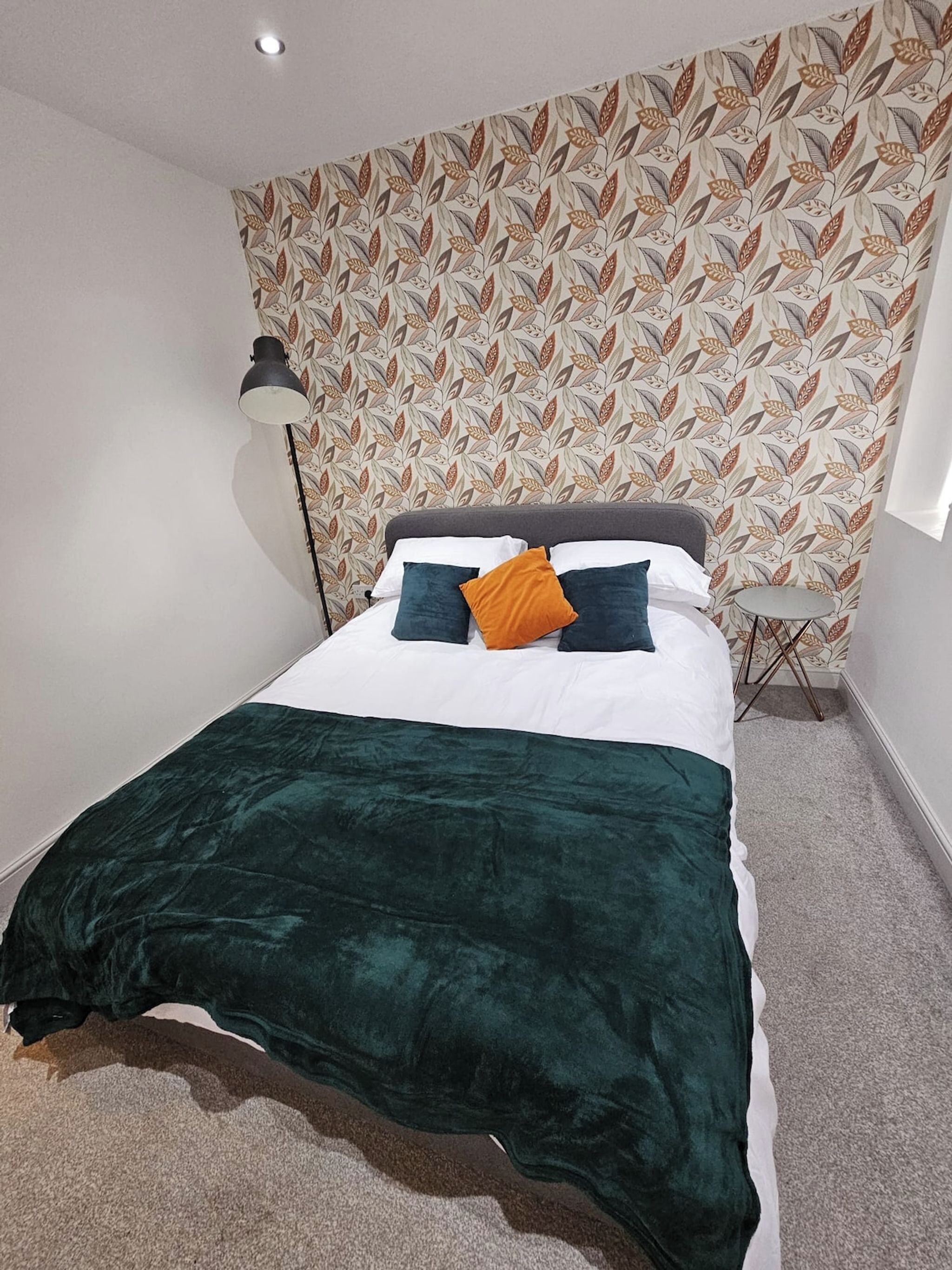 1 slaapkamer, een strijkplank/strijkijzer, internet, beddengoed