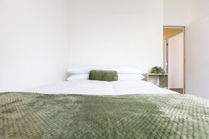 1 bedroom, iron/ironing board, Internet, bed sheets