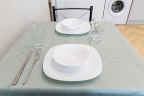 Dining - Central Apartment, Ideal for Couples, Sleeps 4 (Leicester)