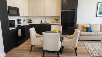 Premier Apartment, 2 Bedrooms | Interior