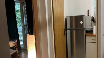 Studio (Studio Apartment)