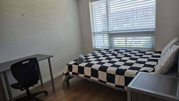 2 bedrooms, WiFi, bed sheets
