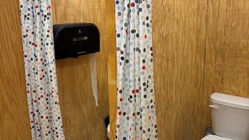 Douche, papier toilette
