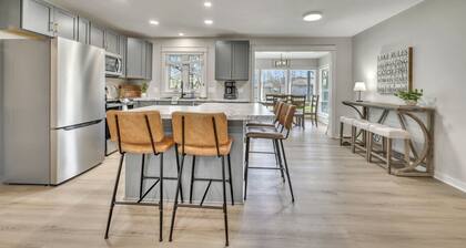 Lake Life Starts at the Glass Water House | Walk to the Action, Relax by the Water