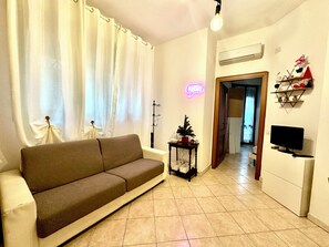 Living area - Vrbo Property (Firenze)