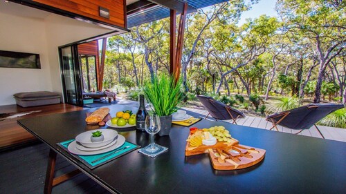 GRASSTREE 26 - A SECLUDED ROMANTIC RETREAT