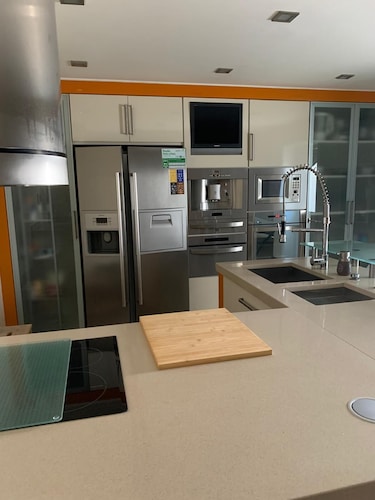 Vacation home with barbecue, great access to Porto