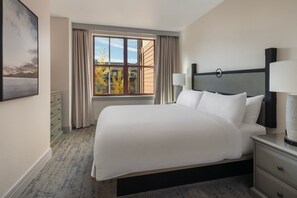 4 bedrooms, iron/ironing board, Internet, bed sheets -  Marriott Timber Lodge3-bedroom/3 bath at Heavenly Village & Stateline Casinos (South Lake Tahoe)