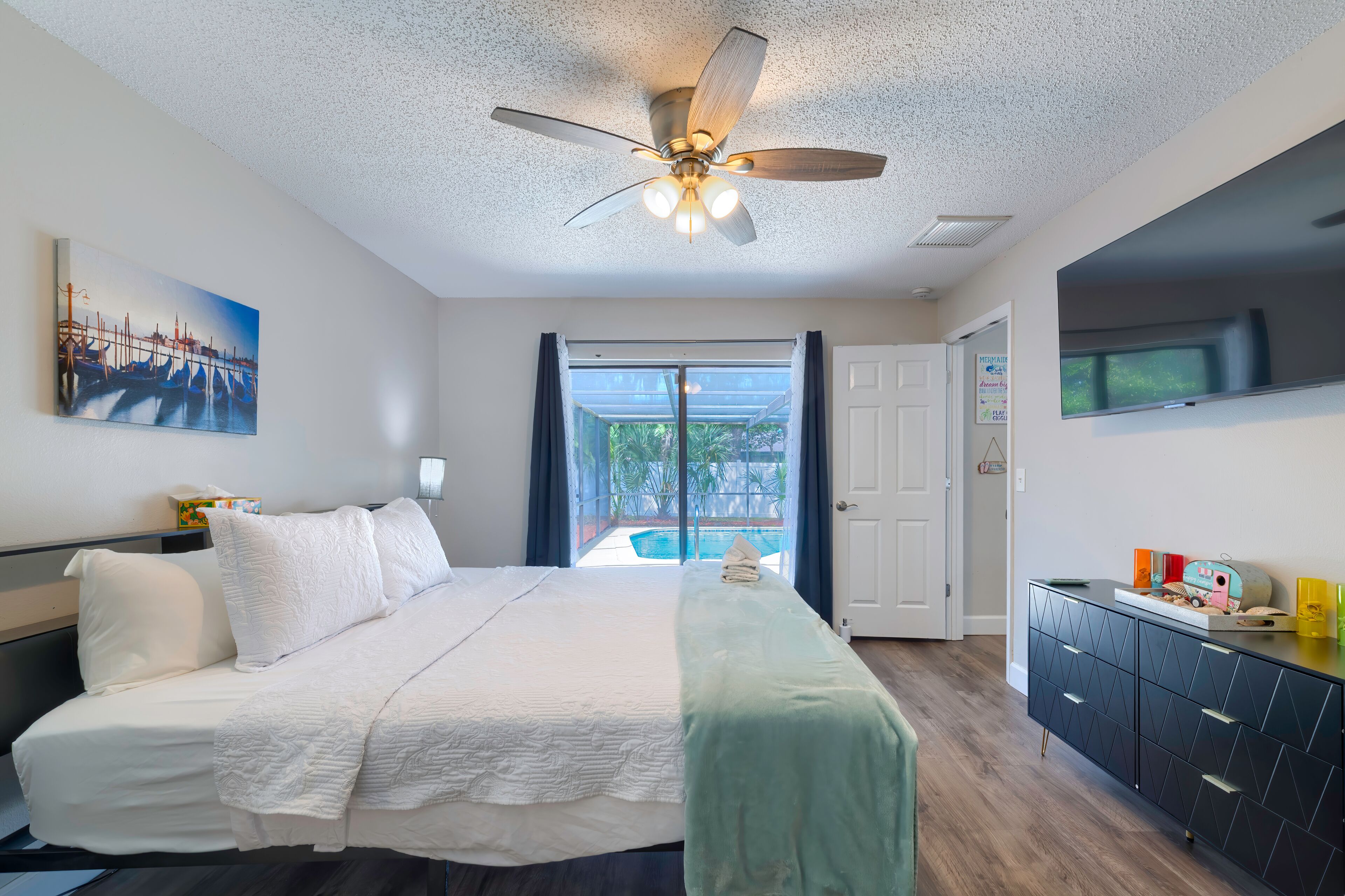 3 bedrooms, iron/ironing board, free WiFi, bed sheets