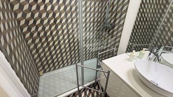 ๋๋ญ์ค ์ํํธ, ์๋ด ์ ๋ง | ์์ค