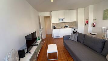 ๋๋ญ์ค ์ํํธ, ์๋ด ์ ๋ง | ๊ฑฐ์ค ๊ณต๊ฐ