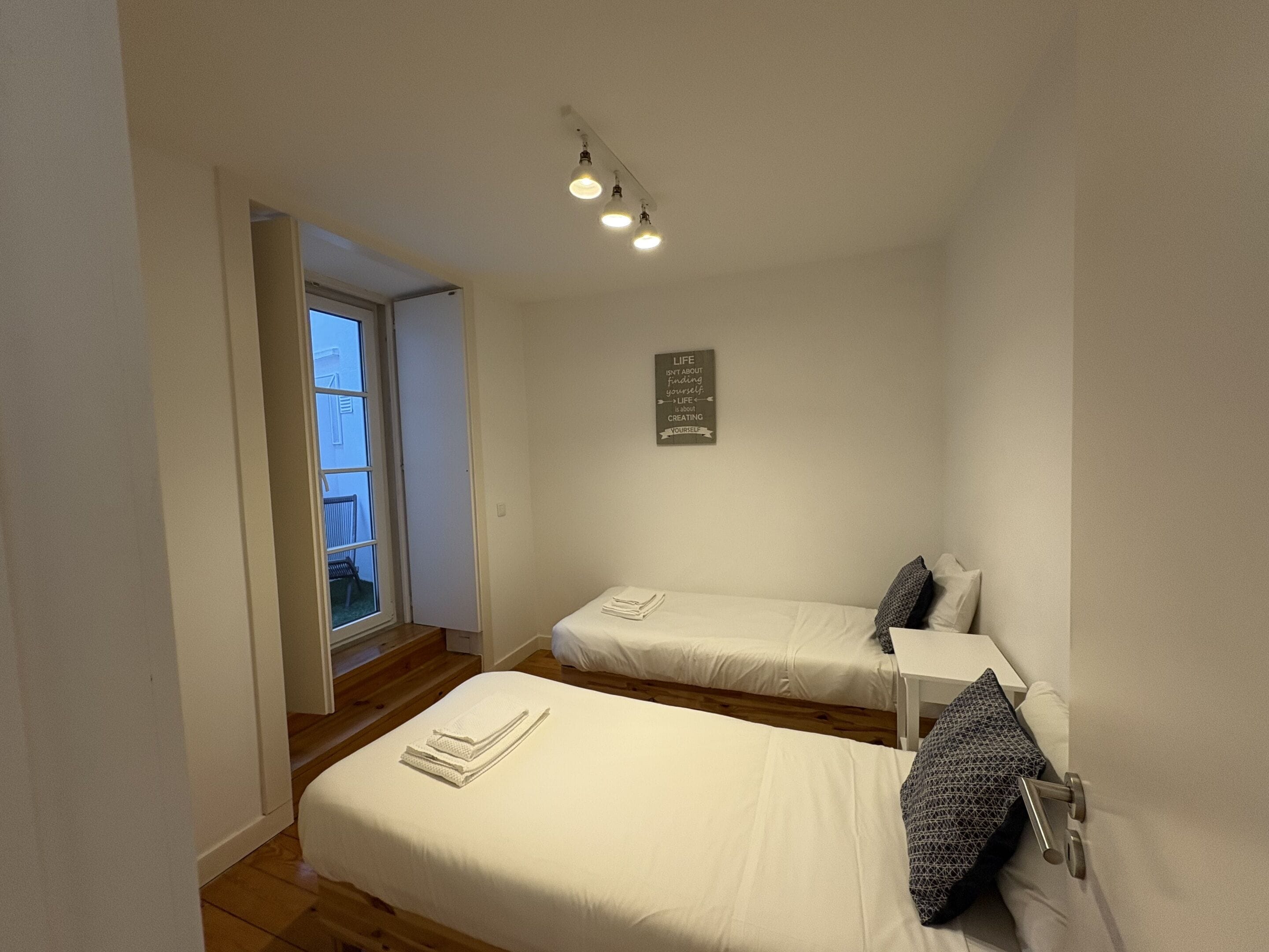 Deluxe-lejlighed - eget badeværelse - udsigt til flod (Alfama Premium) | Mørklægningsgardiner, strygejern/strygebræt, gratis Wi-Fi