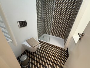 Deluxe Apartment, Ensuite, River View (Alfama Premium) | Bathroom - Alfama Premium (Lisbon)