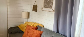 Private Tiny Home w/ Courtyard, Grill & Quiet Location – Sleeps 2