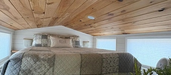 Private Tiny Home w/ Courtyard, Grill & Quiet Location – Sleeps 2
