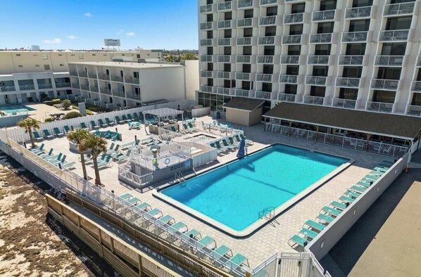 Pool - Cozy 1-bedroom condo in welcoming Ormond Beach with AC and gym (Ormond Beach)