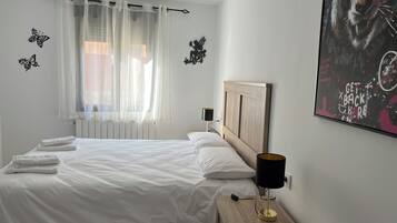 3 makuuhuonetta, silitysrauta/-lauta, Wi-Fi, vuodevaatteet