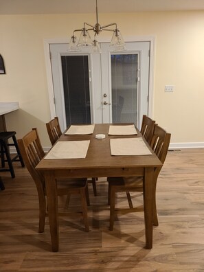 Dining - Charming 3-bedroom house on cul-de-sac in Christiansburg (Christiansburg)