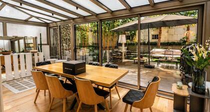 Luxury apartment - 150m² private garden - Glass roof - Eiffel Tower