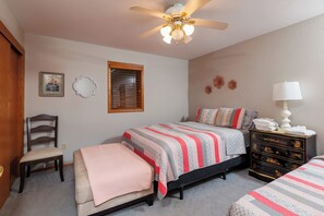 3 bedrooms, iron/ironing board, free WiFi, bed sheets