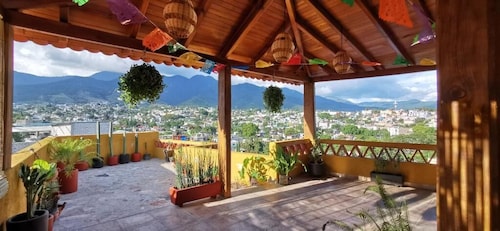 Casa Donaji Guest House