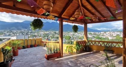 Casa Donaji Guest House