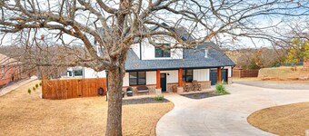 Spacious 4-bedroom house in town of Wellston Oklahoma