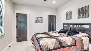 4 makuuhuonetta, silitysrauta/-lauta, ilmainen Wi-Fi, vuodevaatteet