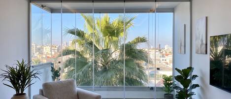 Apartment, 4 Bedrooms, Smoking, Balcony | Living room