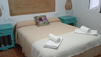 4 chambres, fer et planche Ă repasser, draps fournis