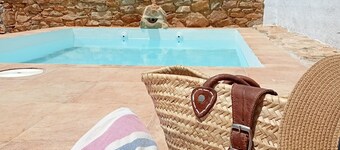 Casa rural con encanto, piscina y chimenea cerca de rutas naturales