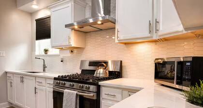 Chicago Stay Near Midway Airport & Orange Line