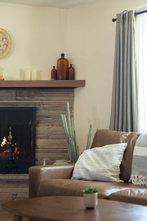 TV, fireplace - Mid-Century Oasis w/ heated Pool (Tucson)