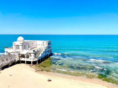 Luxurious Beachfront Apartment in La Marsa, Tunisia