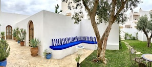 Apartment, 1 Bedroom, Accessible, Smoking | Outdoor dining - Charming 2-bedroom Apartment With Ocean View in Carthage (La Marsa)
