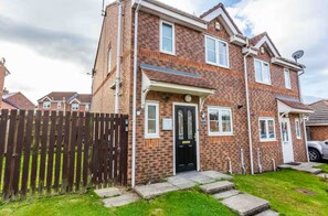 Exterior - The Woodlands,3bed,2.5 bathrooms, enclosed garden,4miles to Durham.Pet friendly. (Langley Park)