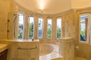 Shower, hair dryer, bidet, towels - Casa Aliona Ocean-View Boutique Villa w/ Pool & Terrace (Puerto Vallarta)