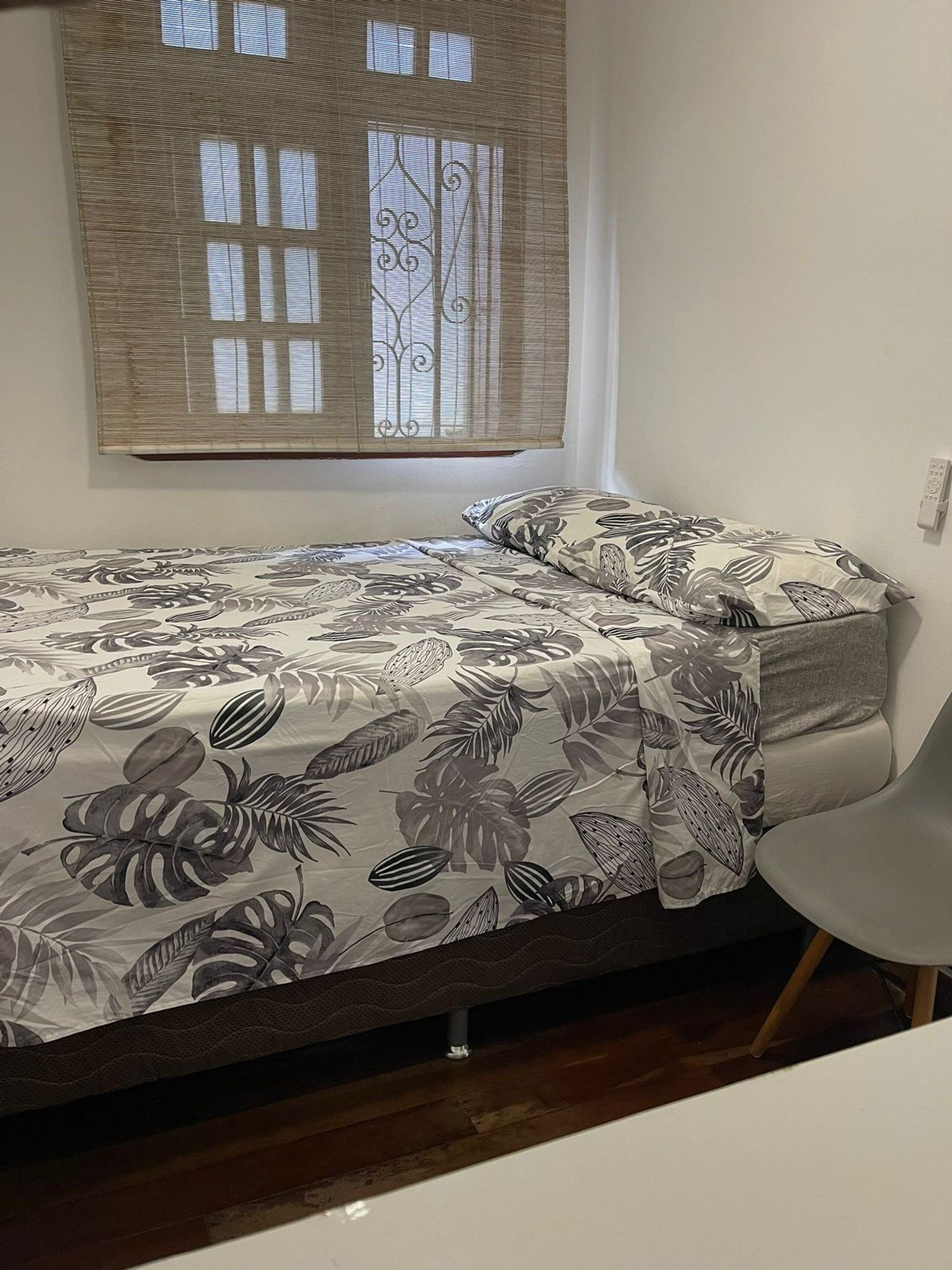 Kamar Double | Tirai kedap cahaya, setrika/meja setrika, dan Wi-Fi gratis