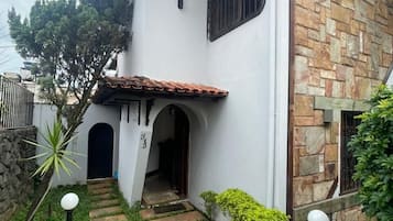Dormitorio compartido económico, dormitorio mixto | Exterior