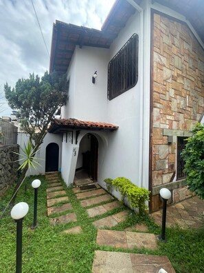 Dormitório compartilhado econômico, em dormitório misto | Fachada