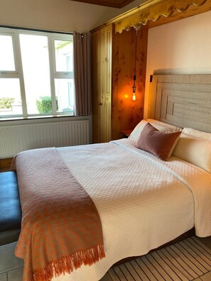 Room - Brook Apartment Near Doolin and Cliffs of Moher. Spacious, Amazing  Views. (Doolin)