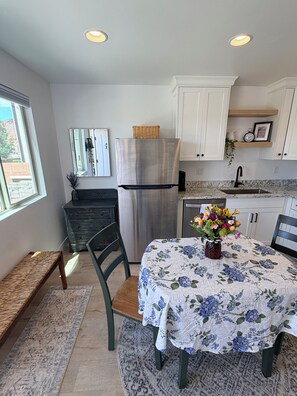Private kitchen - Scenic Sunset Studio by Zion, Lakes, and ATV Rec Areas (Washington)