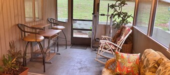 Vacation Village Resort a "Hilltop Haven" Cozy 2-bedroom cottage in Clermont