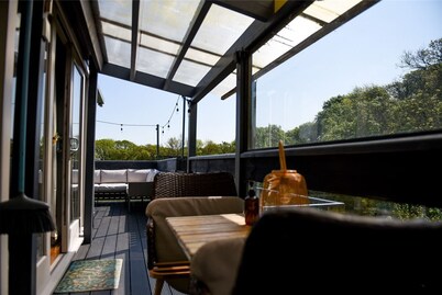 Shepherds hut & wood burning hot tub in the heart of Pembrokeshire countryside.