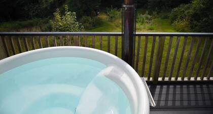 Shepherds hut & wood burning hot tub in the heart of Pembrokeshire countryside.